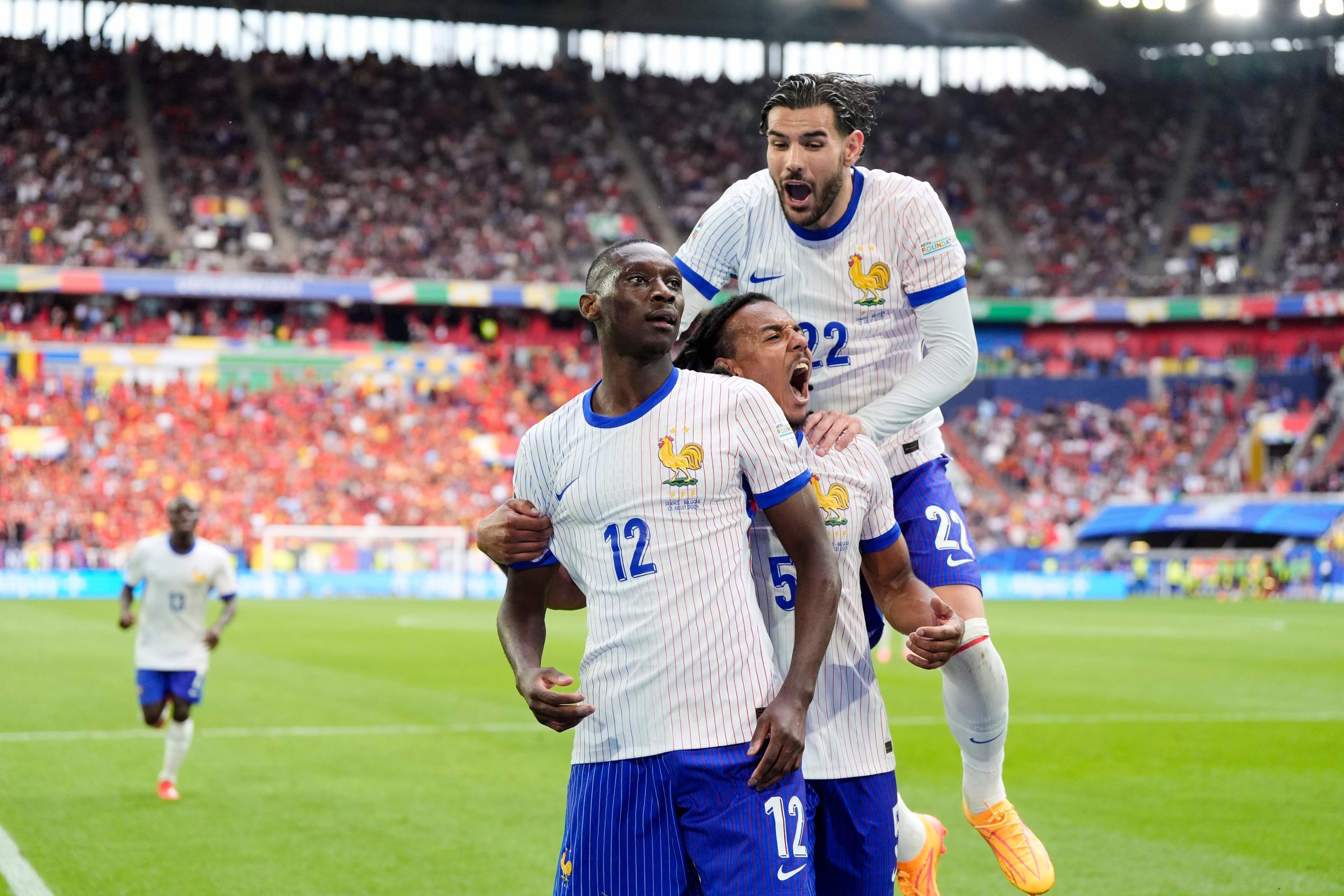 Frankreich überholt Belgien im EM-Viertelfinale dank eines Last-Minute-Treffers